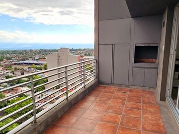 ALQUILER! Departamento de categoría tipo dúplex de 2 dormitorios en Lavalle al 1100, Barrio Sur