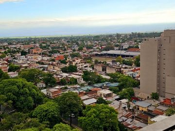 ALQUILER! Departamento de categoría tipo dúplex de 2 dormitorios en Lavalle al 1100, Barrio Sur
