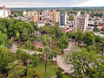 ALQUILER! Departamento de categoría tipo dúplex de 2 dormitorios en Lavalle al 1100, Barrio Sur
