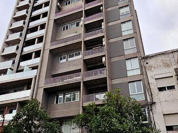 ALQUILER! Departamento de categoría tipo dúplex de 2 dormitorios en Lavalle al 1100, Barrio Sur