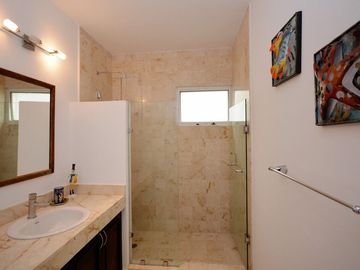 INCREÍBLE DEPARTAMENTO DE TRES NIVELES CON DOS RECÁMARAS EN INMEJORABLE UBICACIÓ