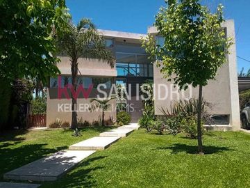 Los Alisos  casa con 4 dormitorios al agua en Nordelta, alquiler con muebles. Anual o temporal.