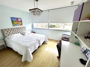 Los Alisos  casa con 4 dormitorios al agua en Nordelta, alquiler con muebles. Anual o temporal.