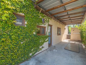Casa  en venta y alquiler  en Los Sauces