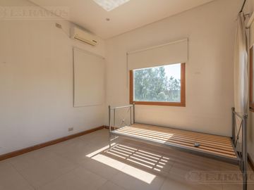 Casa  en venta y alquiler  en Los Sauces