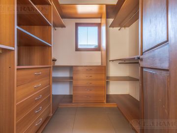 Casa  en venta y alquiler  en Los Sauces