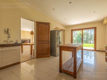 Casa  en venta y alquiler  en Los Sauces