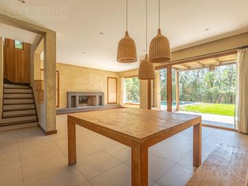 Casa  en venta y alquiler  en Los Sauces
