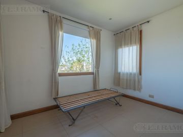 Casa  en venta y alquiler  en Los Sauces
