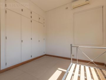 Casa  en venta y alquiler  en Los Sauces