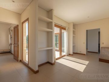 Casa  en venta y alquiler  en Los Sauces