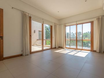 Casa  en venta y alquiler  en Los Sauces