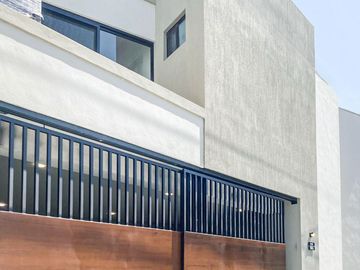 Casa completamente remodelada en venta en Contry en Monterrey