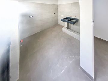 Casa completamente remodelada en venta en Contry en Monterrey