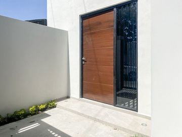 Casa completamente remodelada en venta en Contry en Monterrey