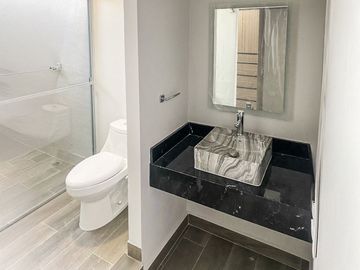 Casa completamente remodelada en venta en Contry en Monterrey