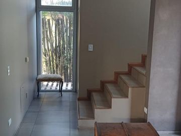 Casa en Venta en Barrio Santa Guadalupe con vista a fondo verde