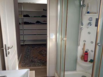 Casa en Venta en Barrio Santa Guadalupe con vista a fondo verde