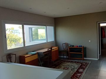 Casa en Venta en Barrio Santa Guadalupe con vista a fondo verde