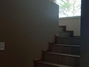 Casa en Venta en Barrio Santa Guadalupe con vista a fondo verde