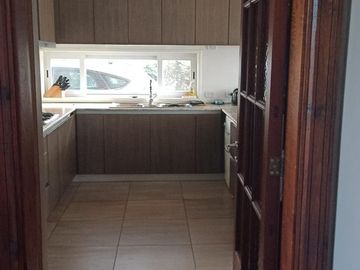 Casa en Venta en Barrio Santa Guadalupe con vista a fondo verde