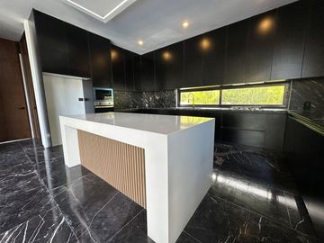Casa  de lujo en venta en residencial Yucatán Country Club, Mérida, Yucatán