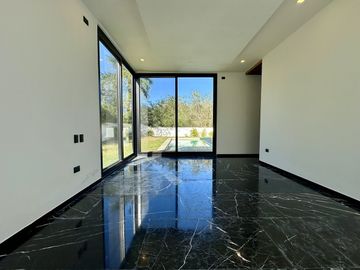 Casa  de lujo en venta en residencial Yucatán Country Club, Mérida, Yucatán