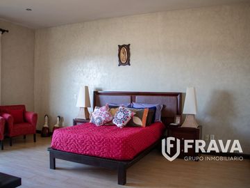 VENTA DE CASA EN BUGAMBILIAS
