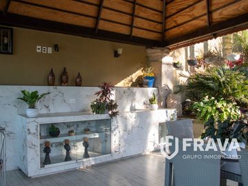 VENTA DE CASA EN BUGAMBILIAS