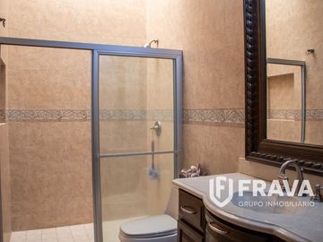 VENTA DE CASA EN BUGAMBILIAS