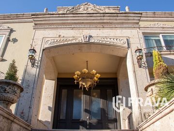 VENTA DE CASA EN BUGAMBILIAS