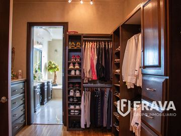 VENTA DE CASA EN BUGAMBILIAS