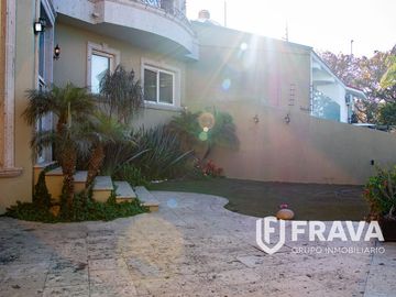 VENTA DE CASA EN BUGAMBILIAS