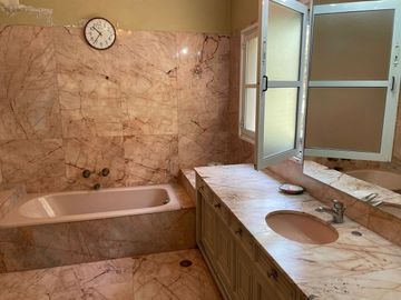 Venta de Casa con Alberca en Cuernavaca, Morelos: Un Oasis de Lujo y Confort
