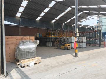 SE VENDE LOCAL INDUSTRIAL
