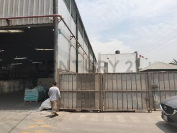 SE VENDE LOCAL INDUSTRIAL