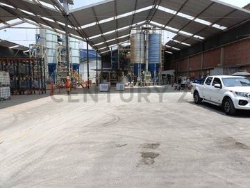 SE VENDE LOCAL INDUSTRIAL