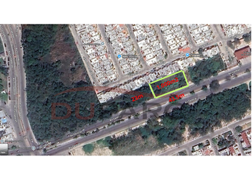 Terreno Comercial de 1,000 m2. Av. Central