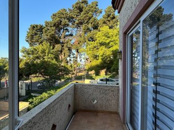 Venta de Amplia Casa Lomas de Montemar, Concón