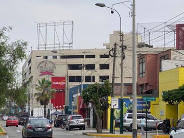 Exclusivo y Funcional Departamento en Caminos del Inca cerca CC Chacarilla