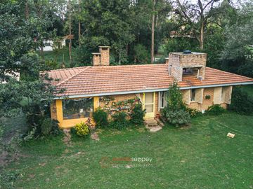 LA GRANJA - HERMOSO CHALET 3 DORM - BAJADA AL RÍO