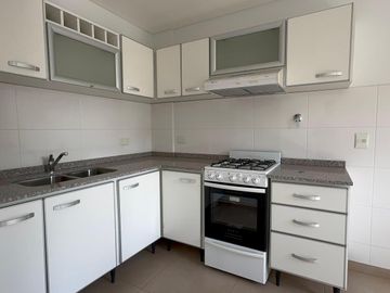 IMPECABLE DEPARTAMENTO TRES AMBIENTES A ESTRENAR