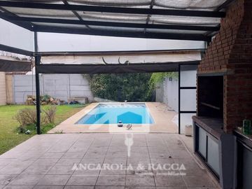 Casa en barrio cerrado Villa Angela