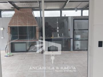 Casa en barrio cerrado Villa Angela