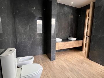 Casa en El Yacht - Nordelta con Salida Directo al Río