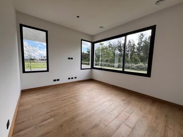 Casa en El Yacht - Nordelta con Salida Directo al Río
