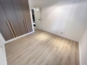 Departamento en Venta, Martin, Rosario, 3 dormitorios con cochera, refaccionado !