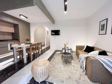 Departamento en Venta, Martin, Rosario, 3 dormitorios con cochera, refaccionado !