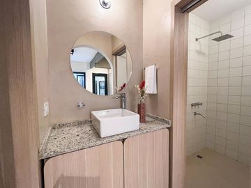 Departamento en Venta, Martin, Rosario, 3 dormitorios con cochera, refaccionado !