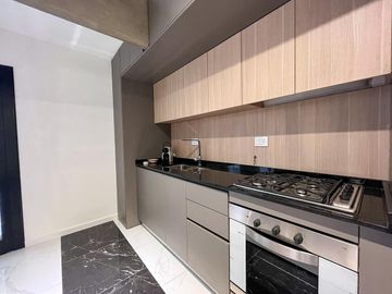 Departamento en Venta, Martin, Rosario, 3 dormitorios con cochera, refaccionado !